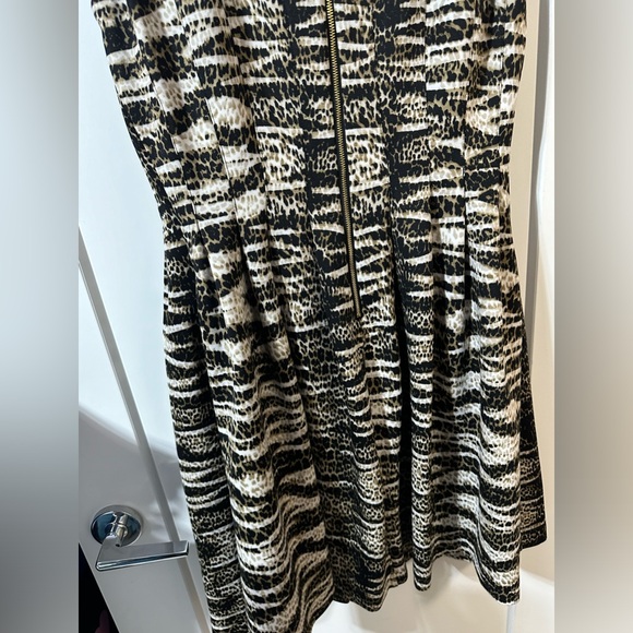 Calvin Klein pleated full volume skirt striped size 12 - Picture 4 of 15